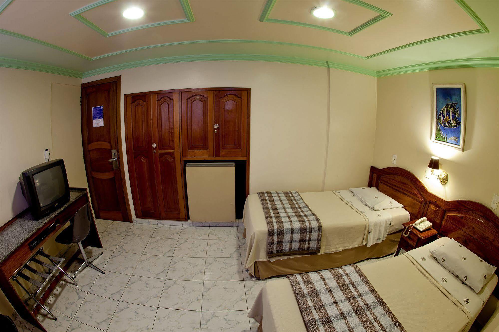 Krystal Hotel 3*